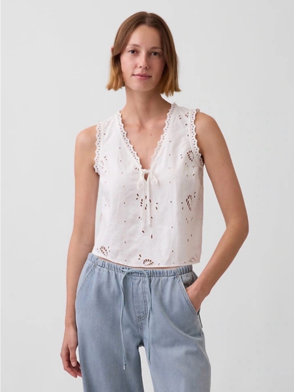 GAP White Eyelet Tie-Front Camisole - like new